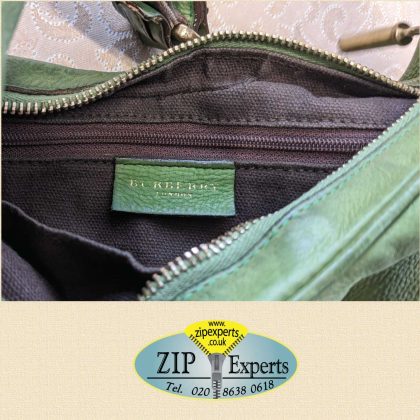 BURBERRY handbag zip and teeth - Image 8